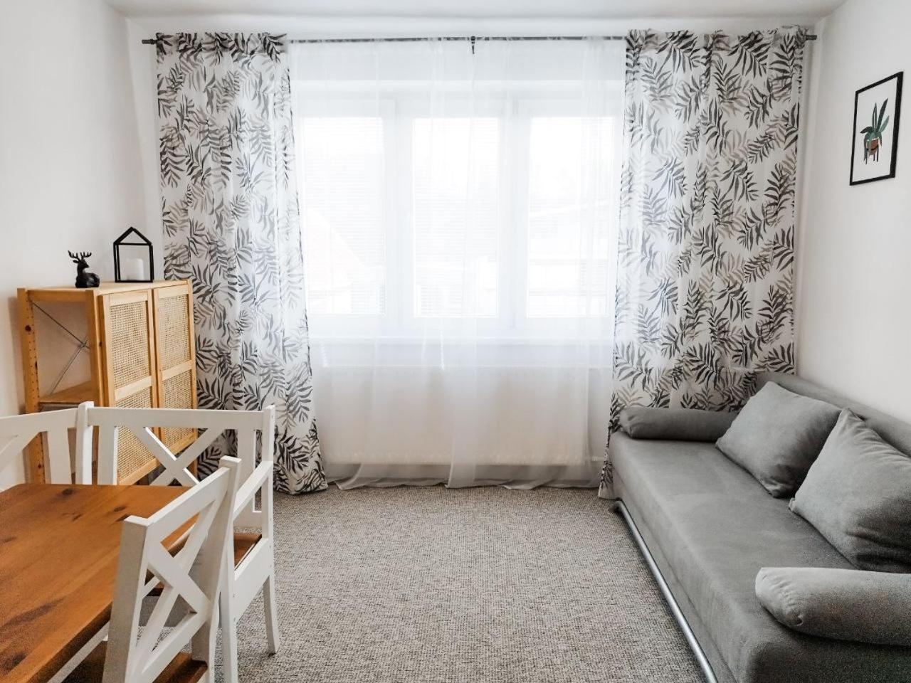 Vivi Apartments ลิฟตอฟสกีมิคูลาช ภายนอก รูปภาพ