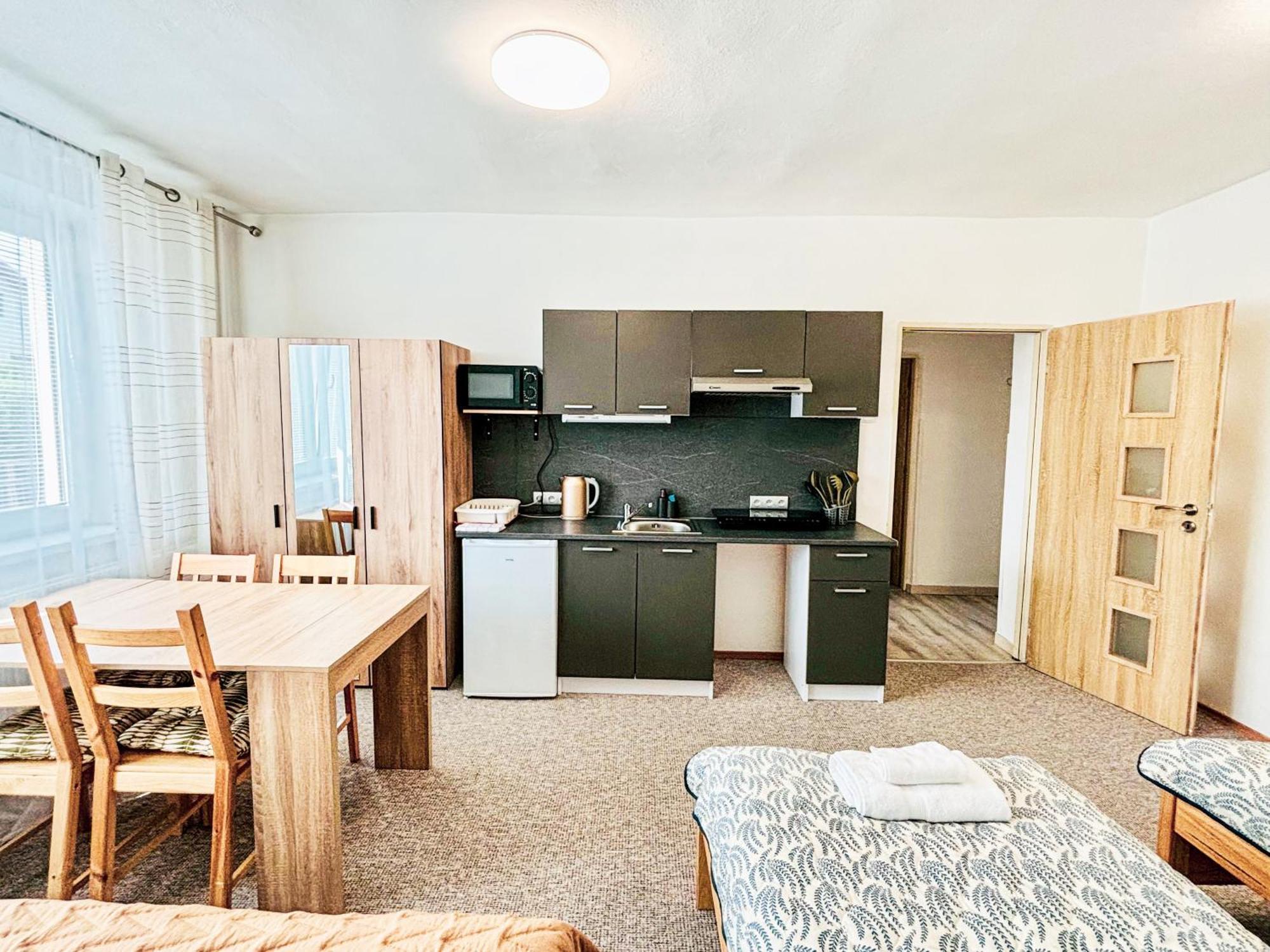Vivi Apartments ลิฟตอฟสกีมิคูลาช ภายนอก รูปภาพ